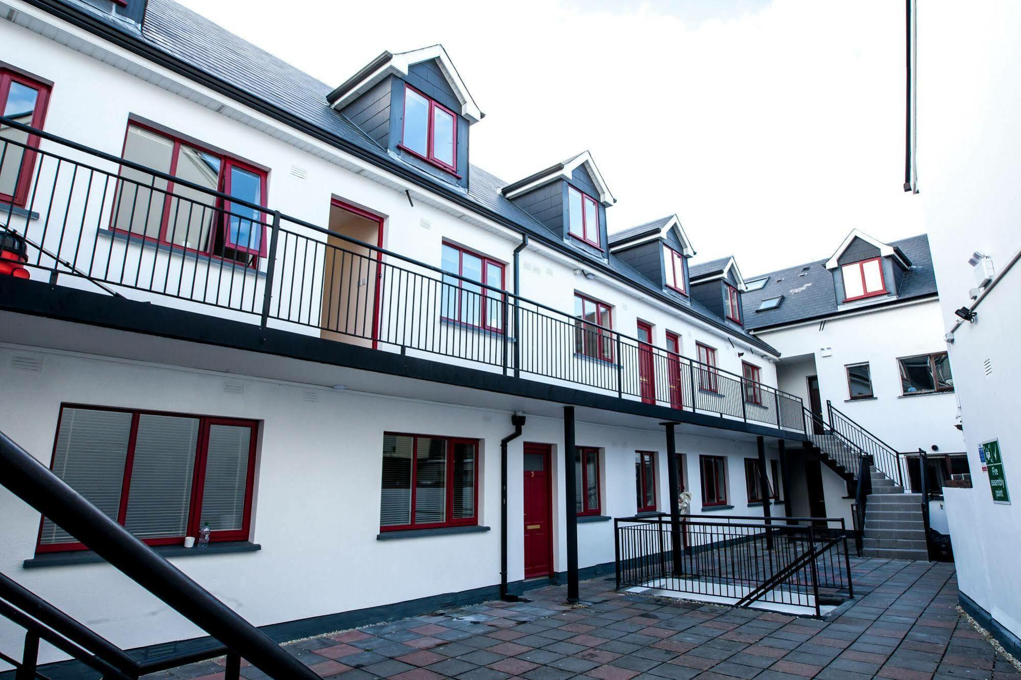 Dominick Street Apartments Голуей Екстериор снимка