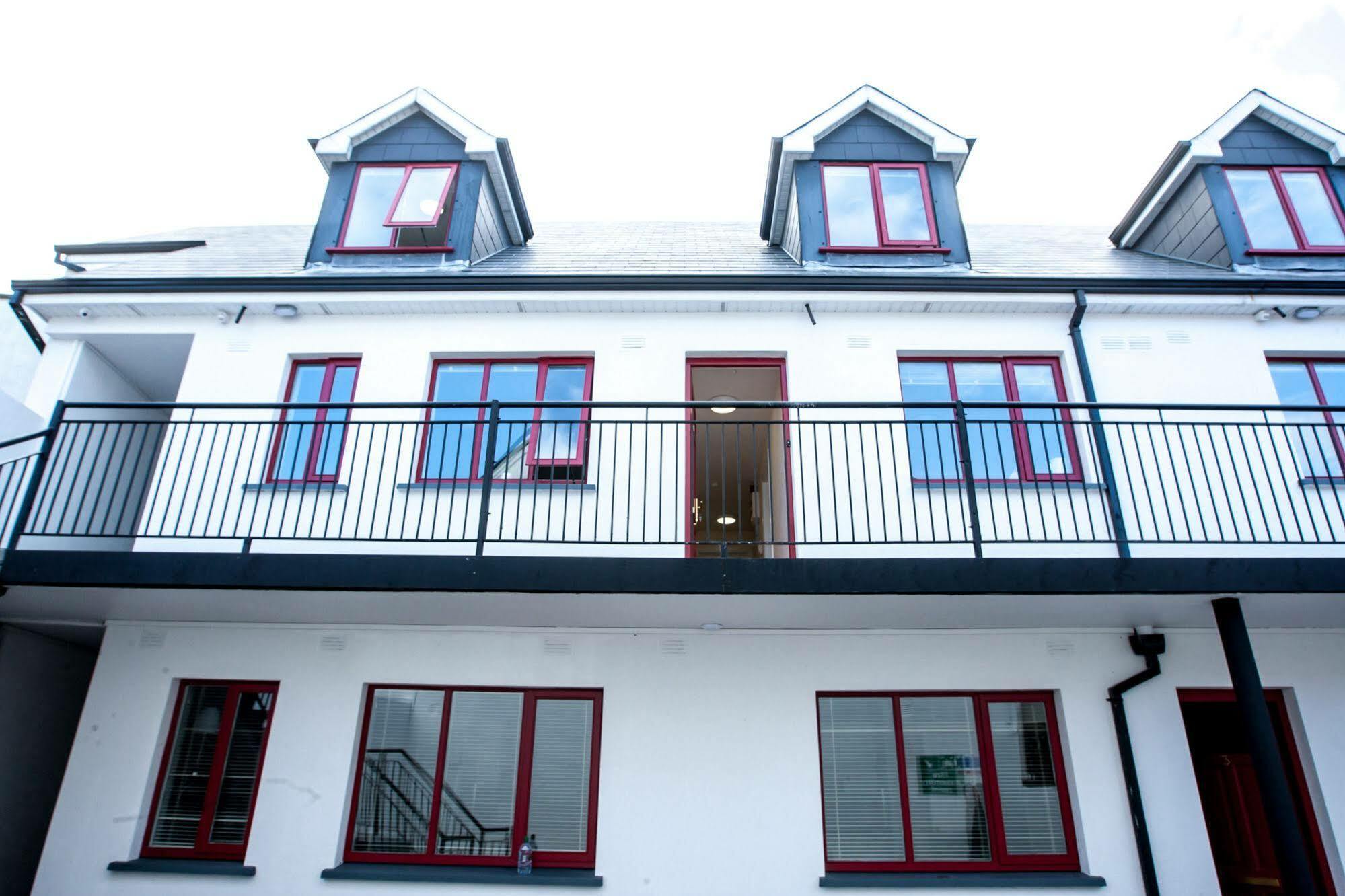Dominick Street Apartments Голуей Екстериор снимка