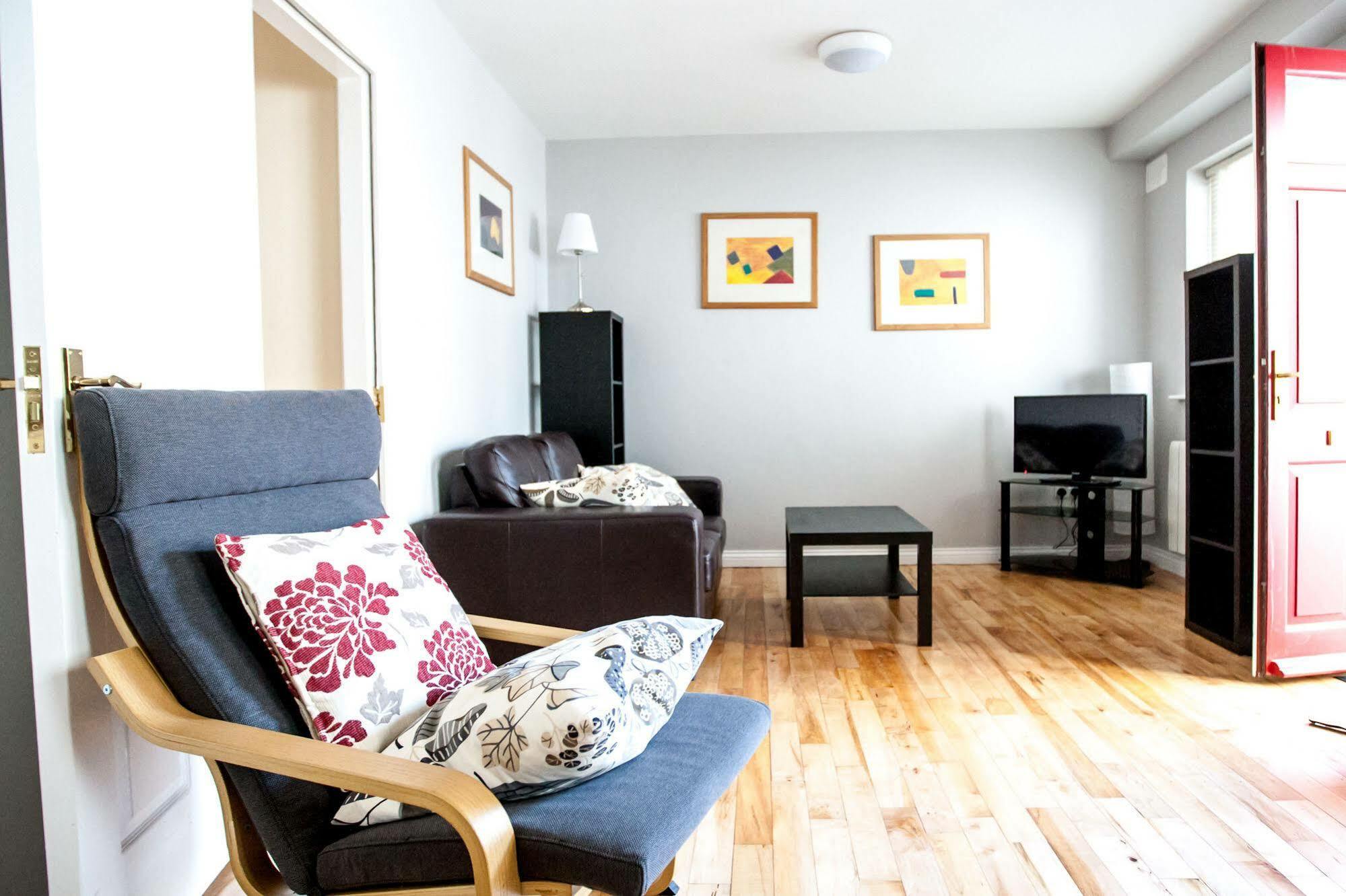 Dominick Street Apartments Голуей Екстериор снимка