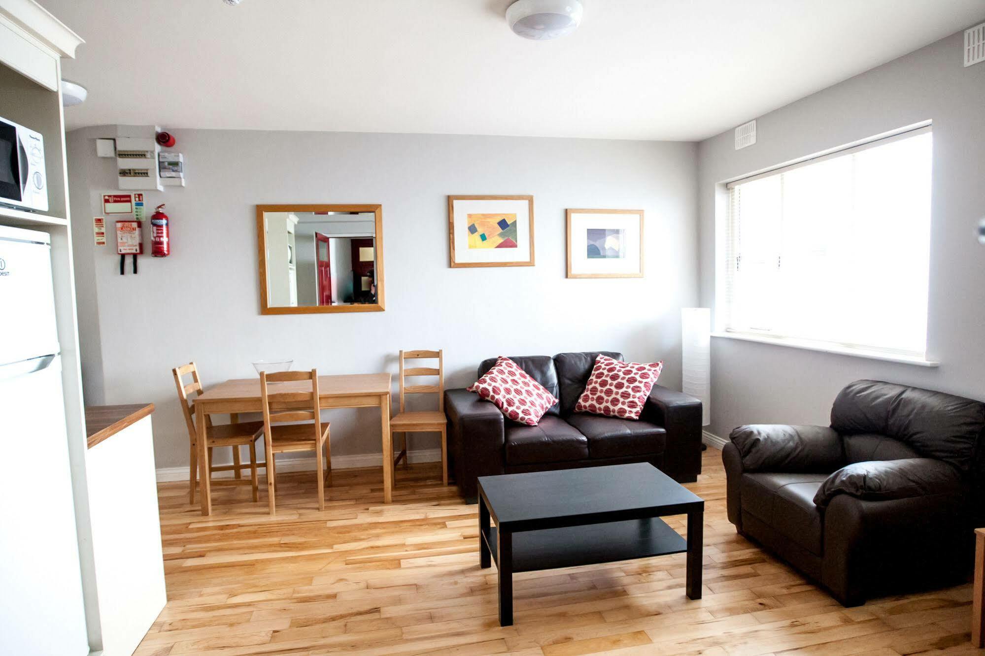 Dominick Street Apartments Голуей Екстериор снимка