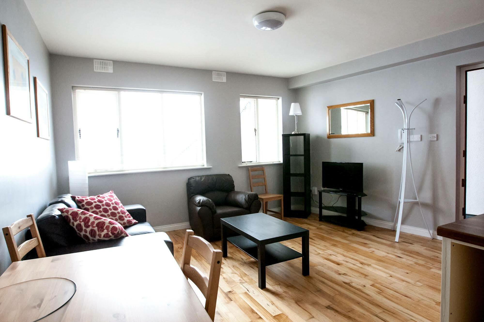 Dominick Street Apartments Голуей Екстериор снимка