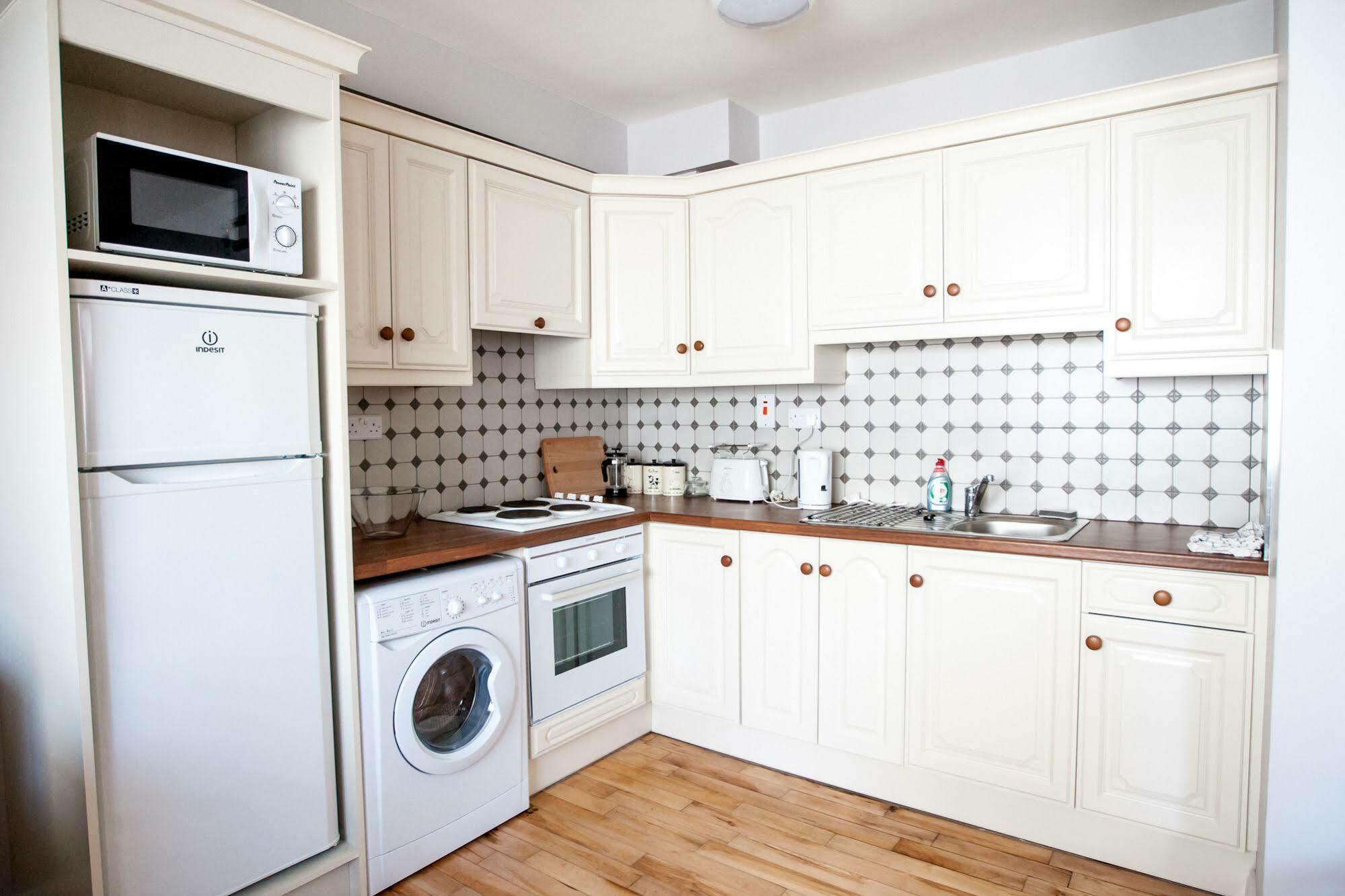 Dominick Street Apartments Голуей Екстериор снимка